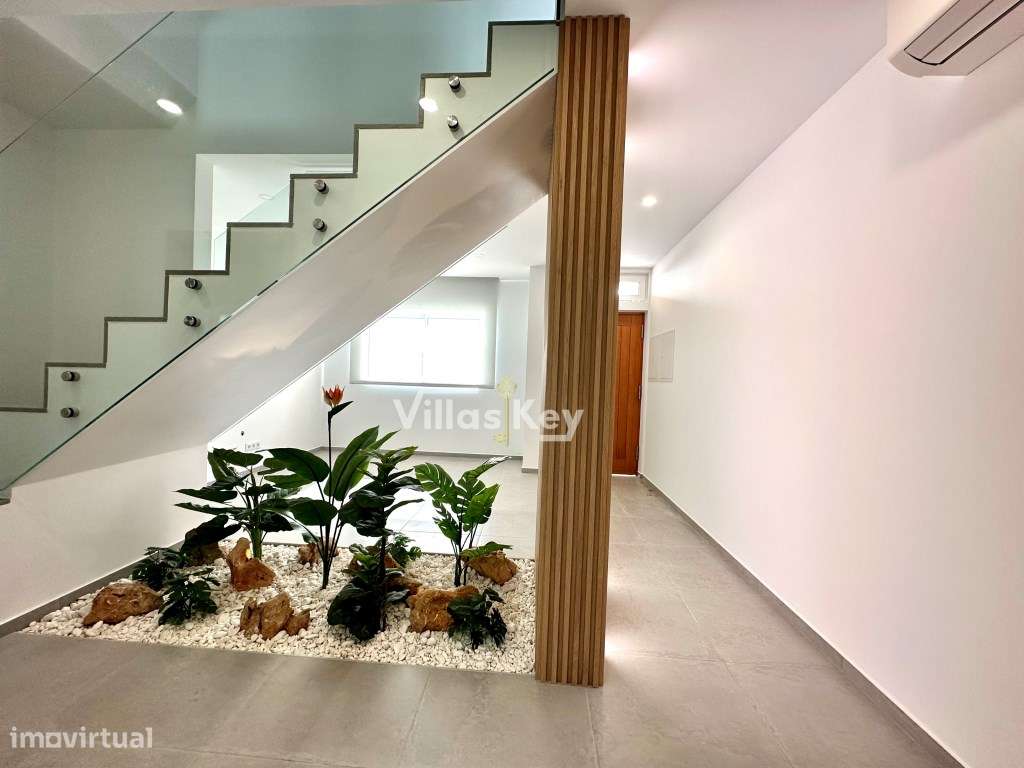 Moradia 6 quartos, no centro de Lagos com excelente vista mar, Lago...-8