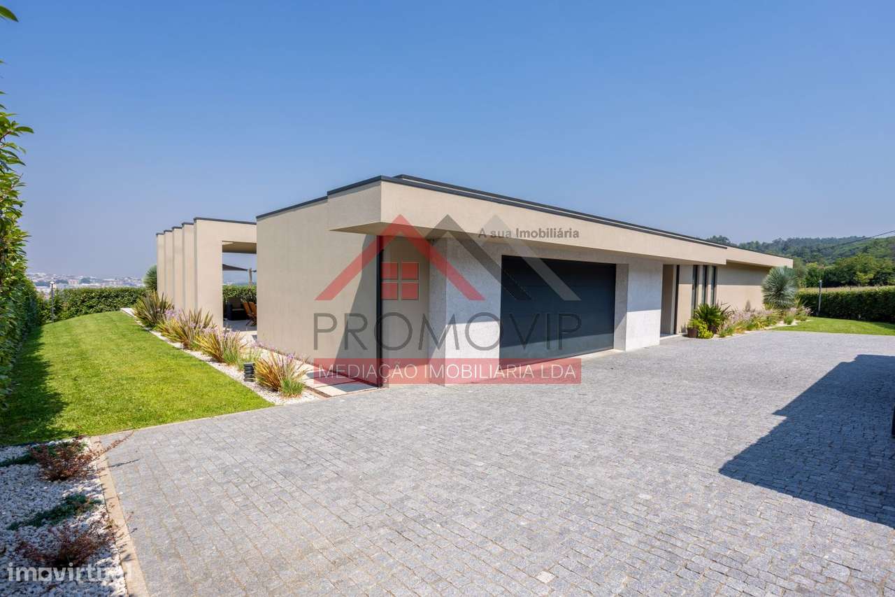 Moradia Térrea T3+1 S. Miguel do Couto Santo Tirso - Grande imagem: 3/47