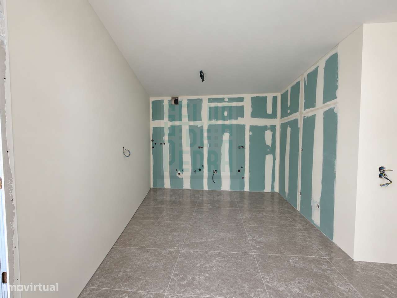 T3 totalmente renovado com 103 m² e 3 frentes em Rio Tinto-9