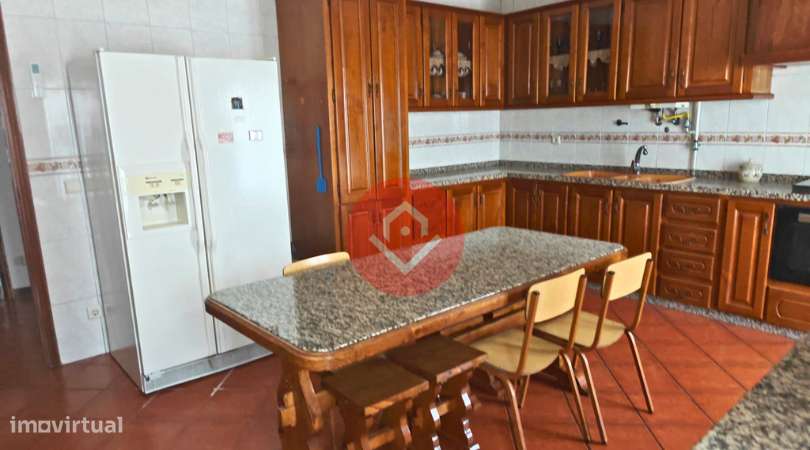 T3 com varanda e boas áreas em Vila Verde-13