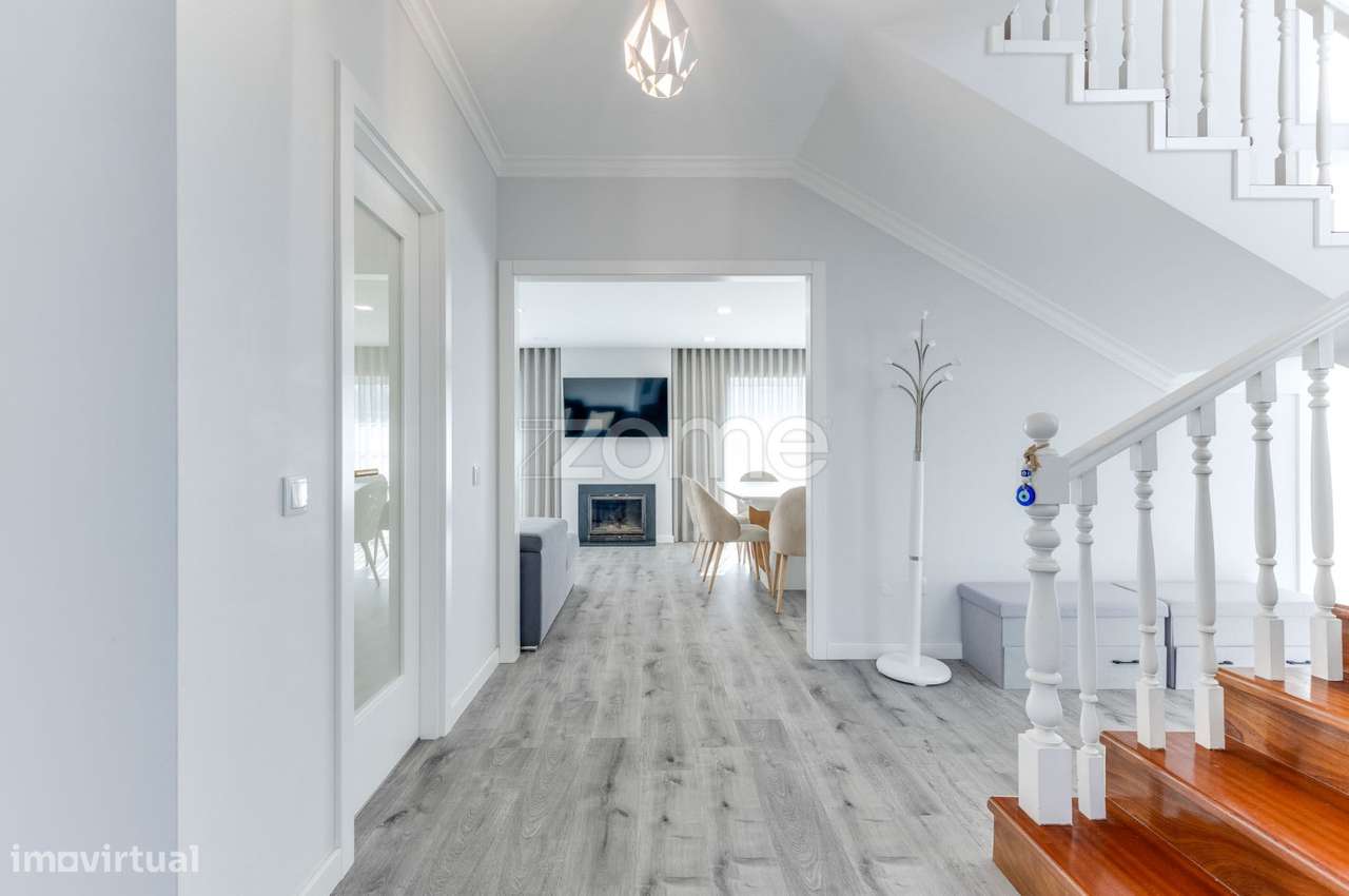 Moradia T4 com Suite, Closet - Ao Externato Paulo VI - São Cosme - Grande imagem: 2/21