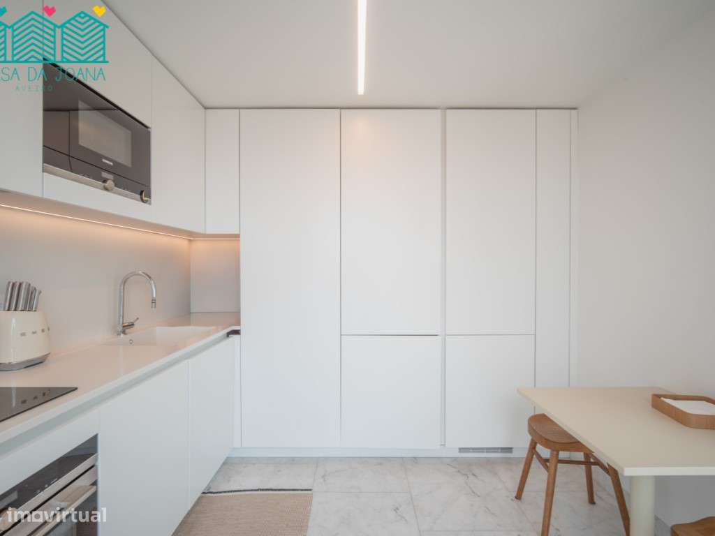 Apartamento T4 com Lugares de Garagem no Centro de Lisboa-19