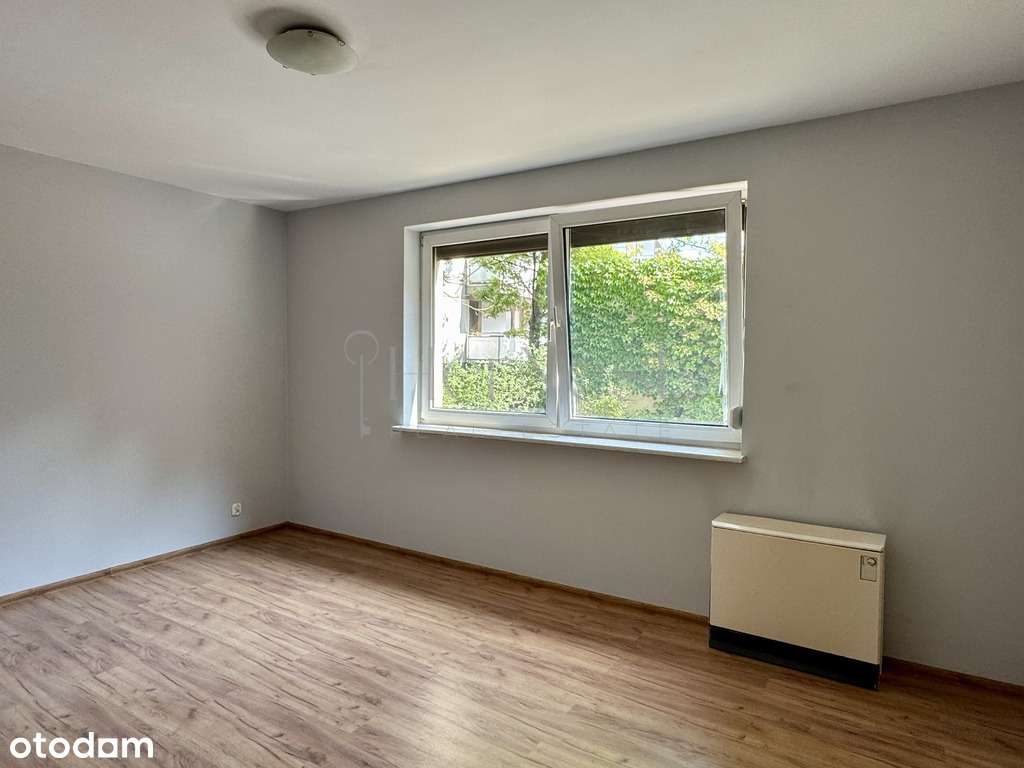 Kawalerka świetna lokalizacja | Osiedle zamknięte-0