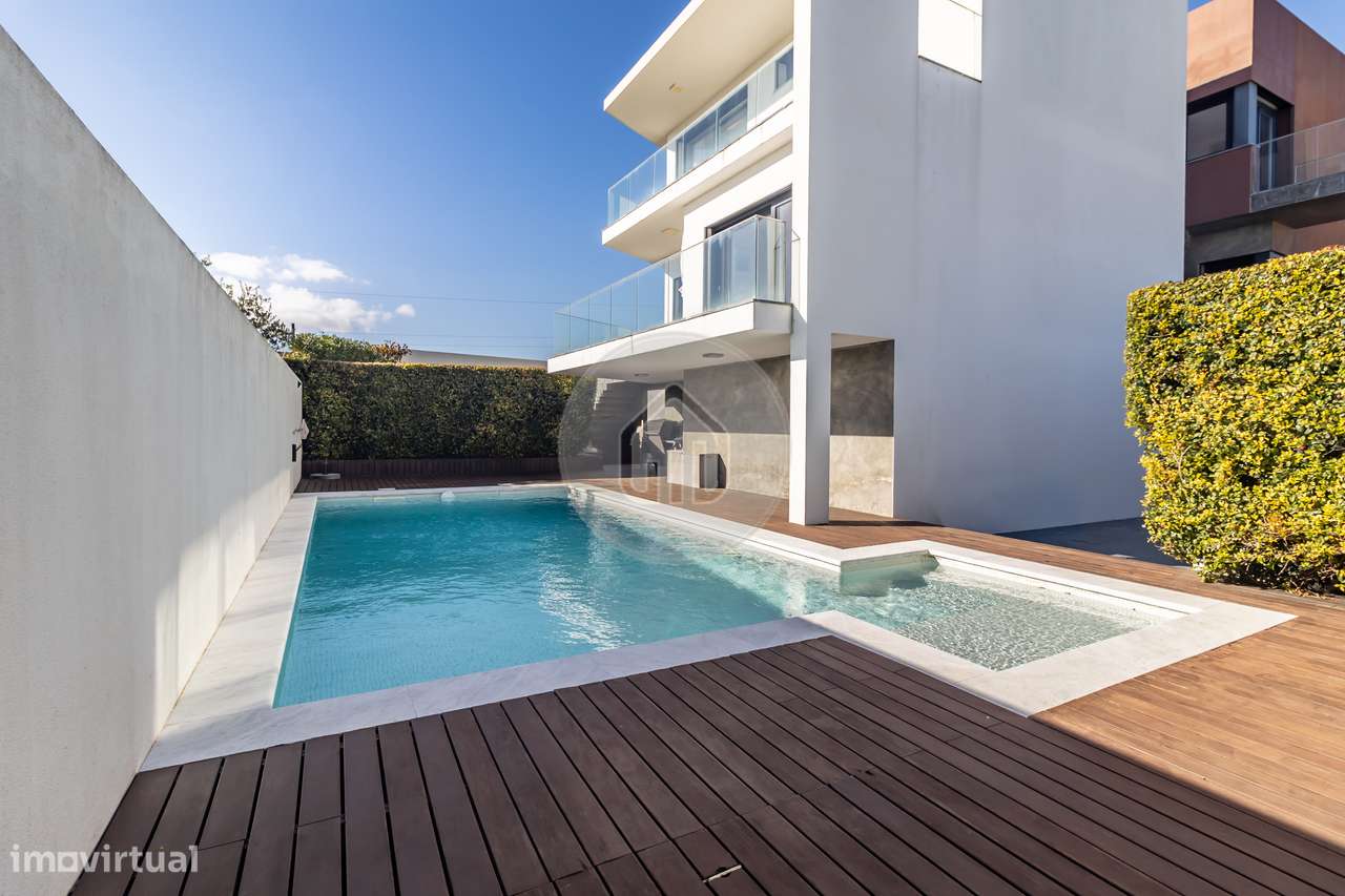 Moradia V5+1 | Piscina, vista mar e jardim | Porto Salvo, Oeiras - Grande imagem: 4/38