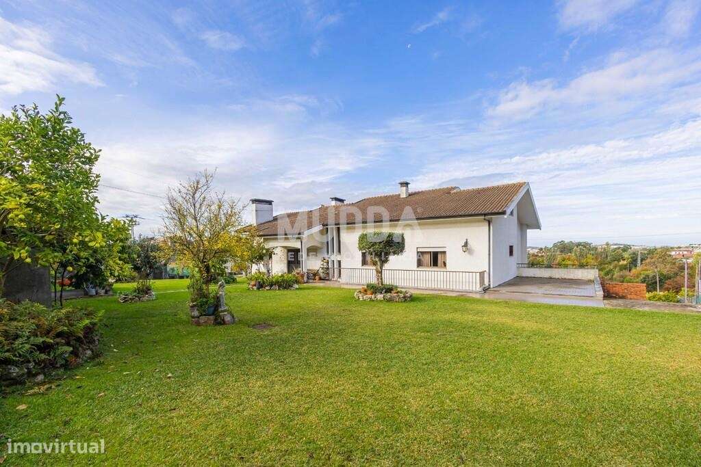 Moradia T4+ com Jardim e Pomar em Escapães, Santa Maria da Feira-44