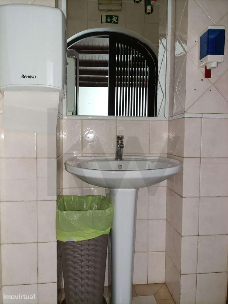 VENDA | ESPAÇO COMERCIAL COM ARRECADAÇÃO – CENTRO DE ALVERCA-8