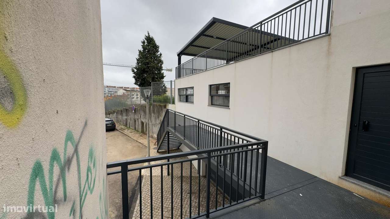 Arrendamento de parqueamento/garagem cerca de 2000m2 - Grande imagem: 3/3