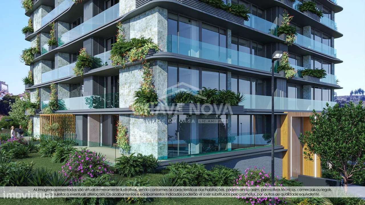 Apartamento T2 com garagem e varanda em Gaia-19