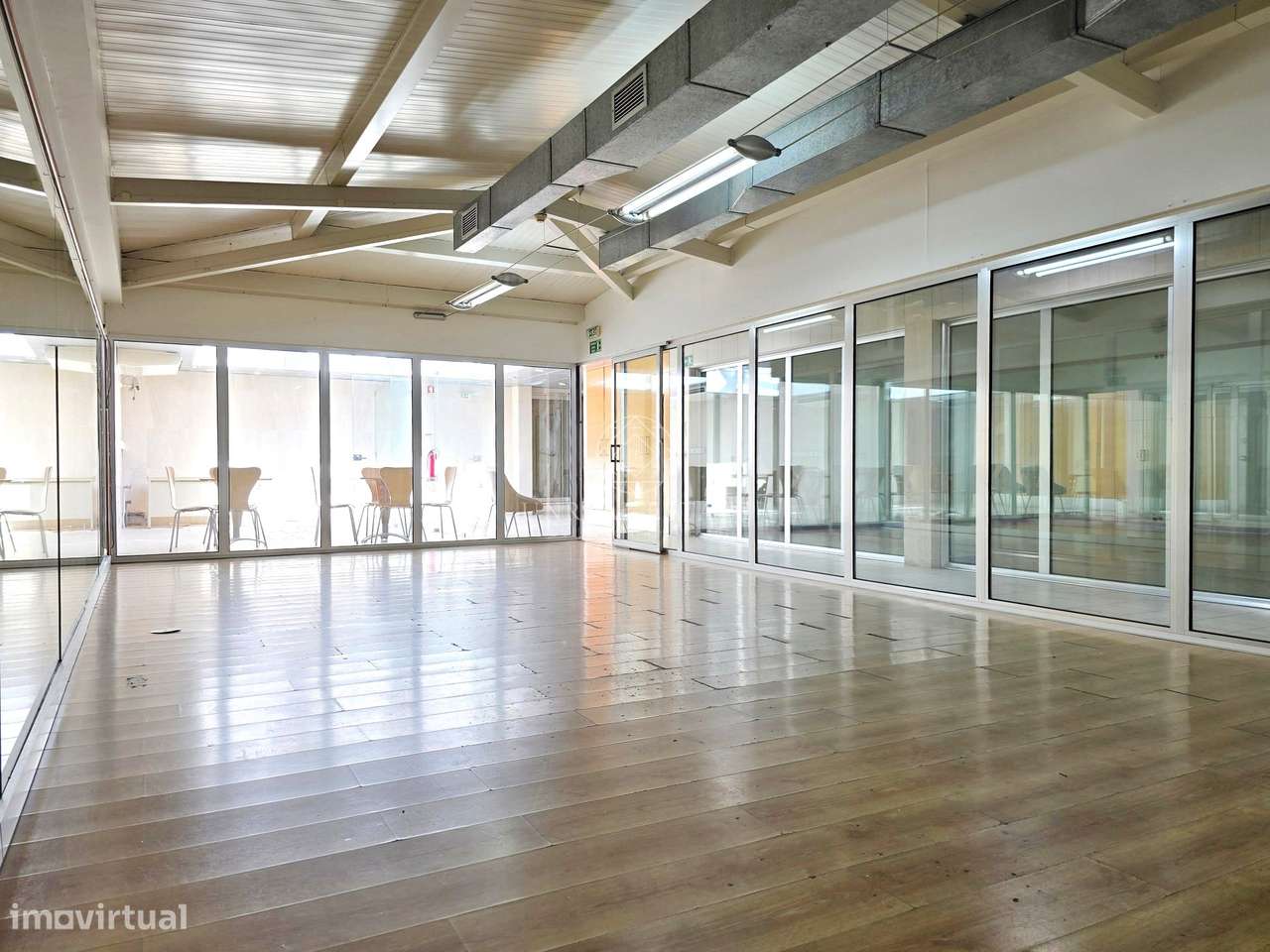 Espaço Comercial com 575 m² para Clínica, Ginásio ou Centro de Saúde n-38