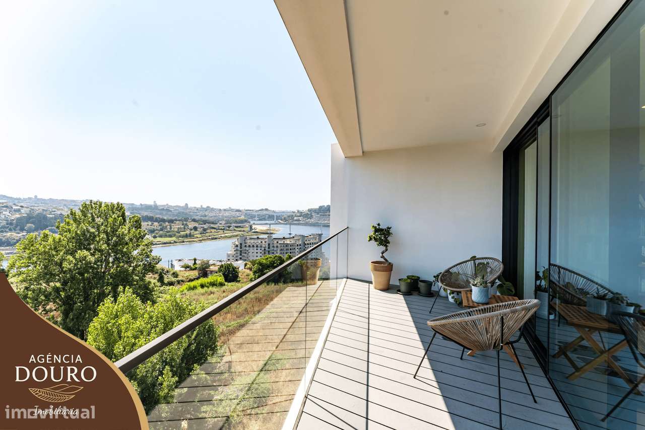 Apartamento T3 com varanda e terraço em Valbom, Porto-6