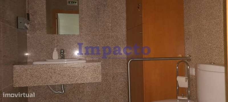 Loja em Lordelo do Ouro, Porto para arrendar - Grande imagem: 5/26