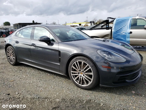 Porsche Panamera 4 - 5