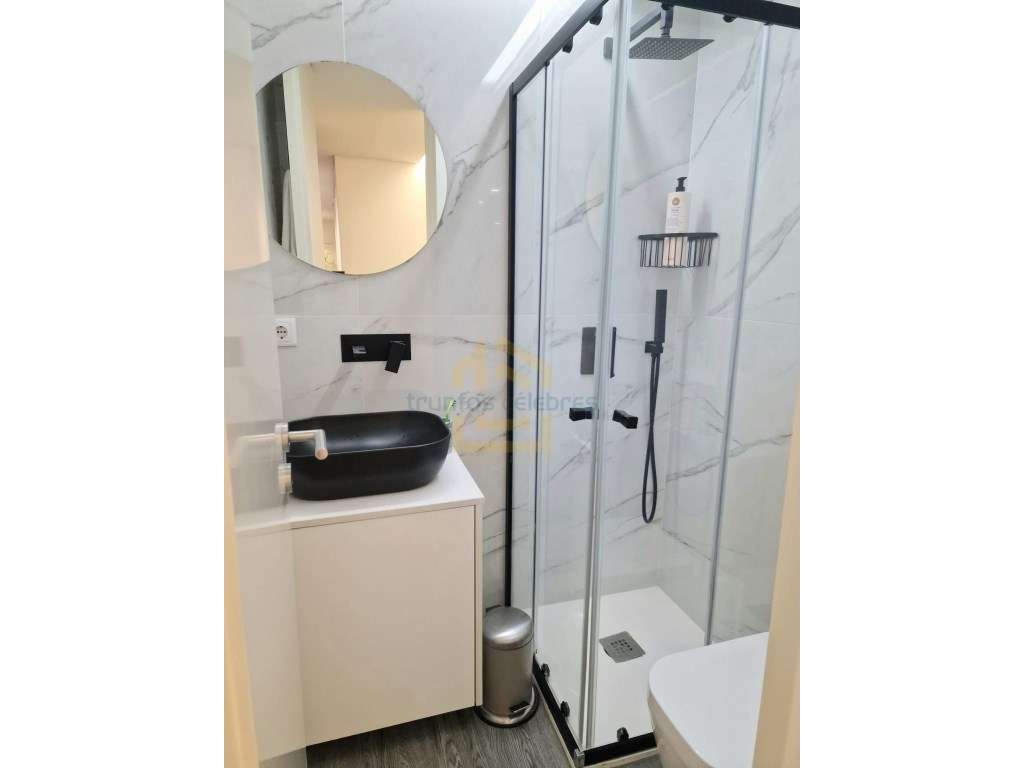 Apartamento T2 Totalmente Renovado com lugar de garagem a 100mt da ...-10