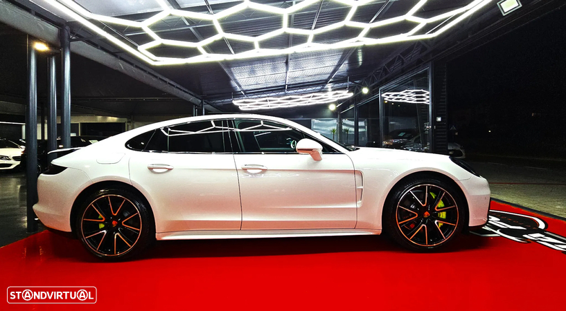 Porsche Panamera 4 E-Hybrid - 7