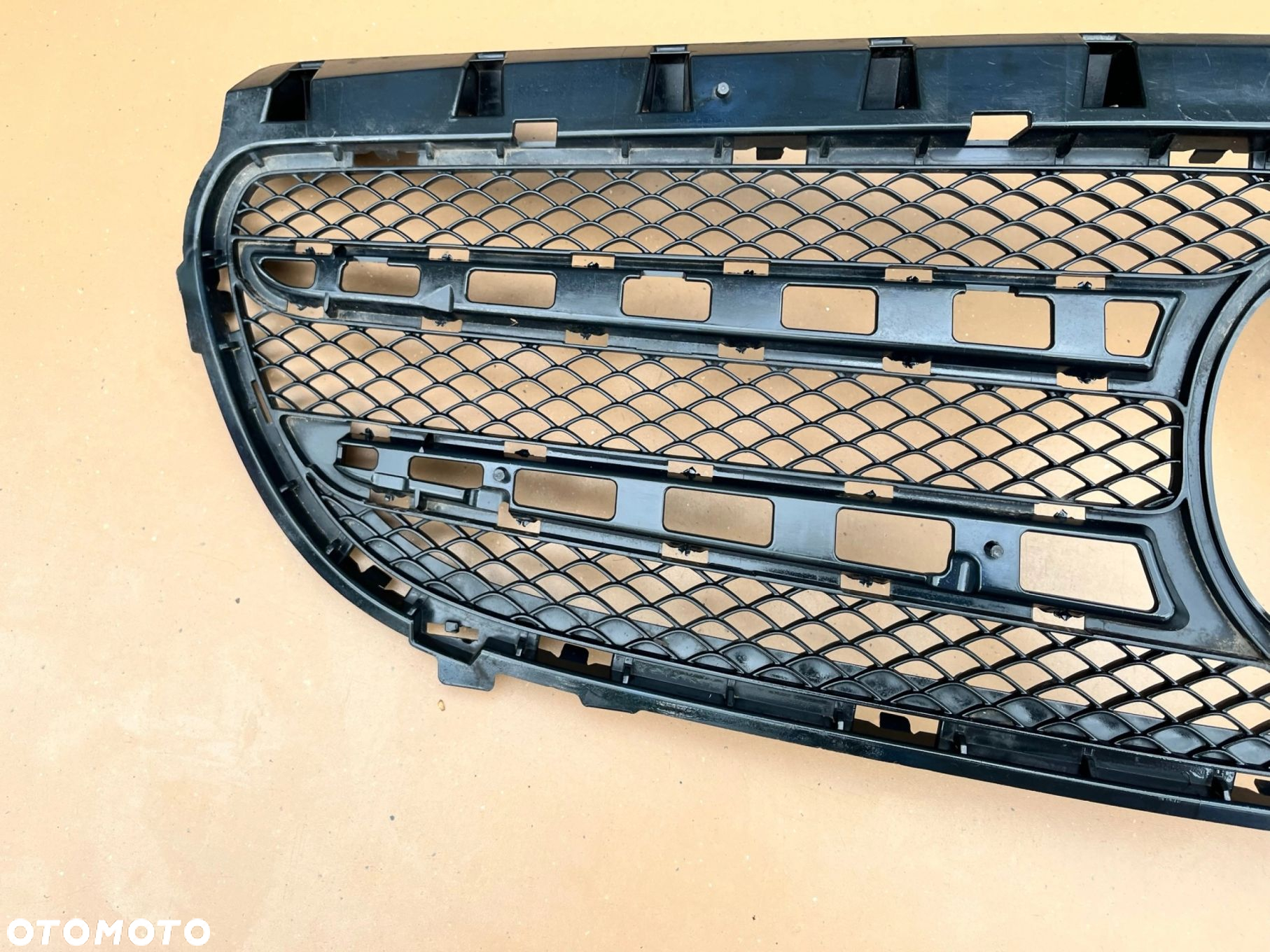 MERCEDES W246 B-KLASA LIFT 14-18R GRILL ATRAPA - 3