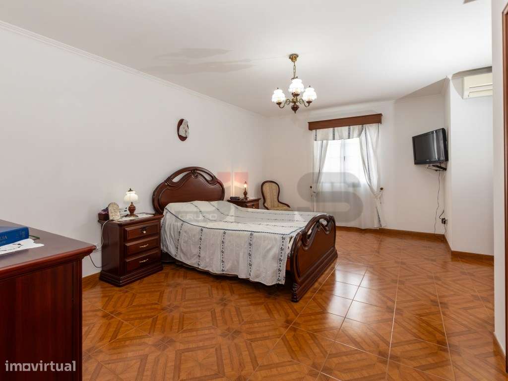 Moradia V4+1 próximo do Parque Urbano, São Pedro, Ponta Delgada-16