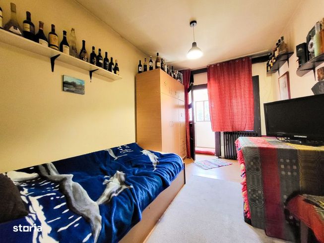 Casa 8 Camere, 3 Apartamente, Singur in curte-2