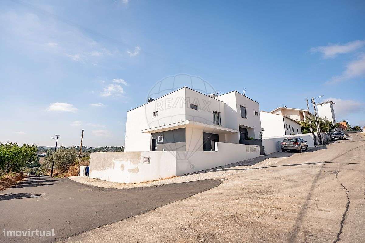 Moradia T4 para venda - Grande imagem: 2/27