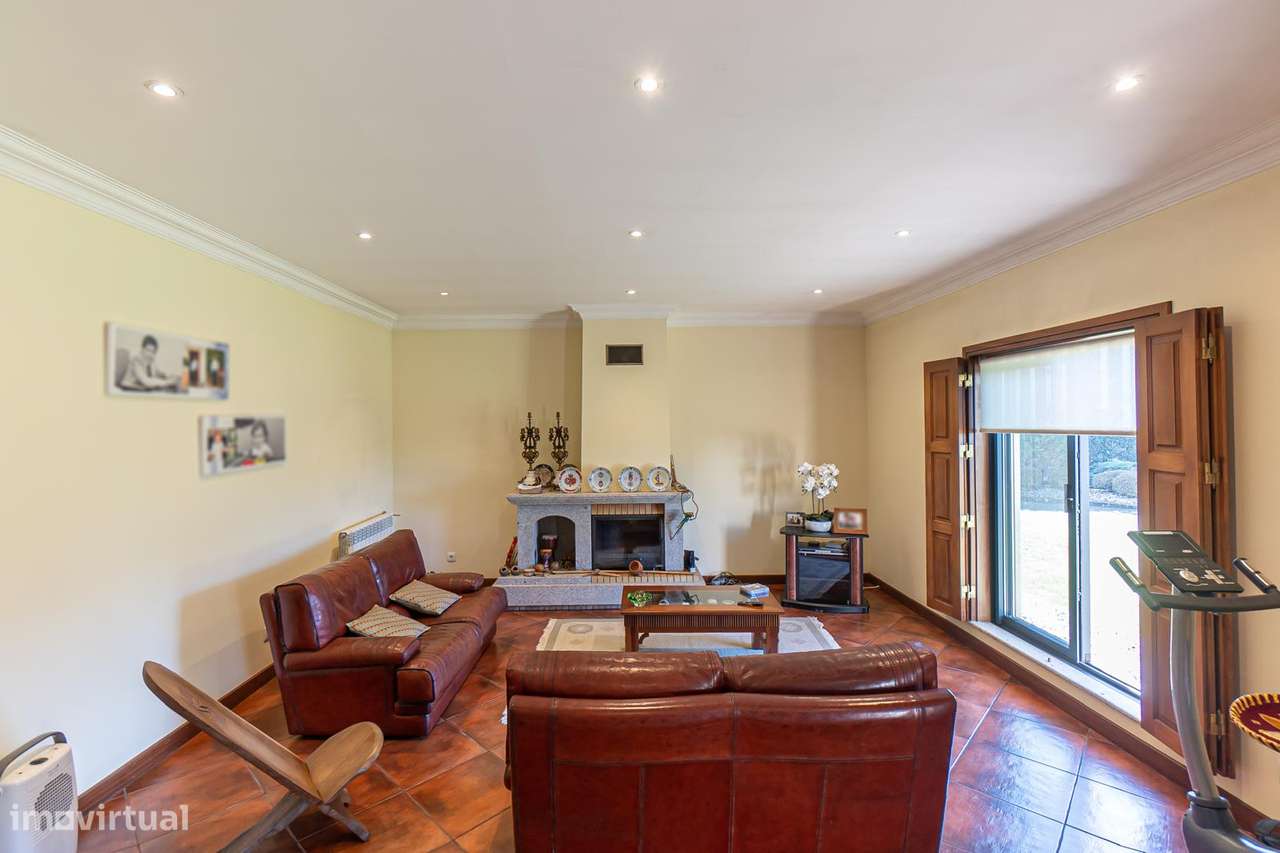 Quinta T4+1 , Moradia Térrea, 4.500 m² Terreno,  Privacidade Total-8