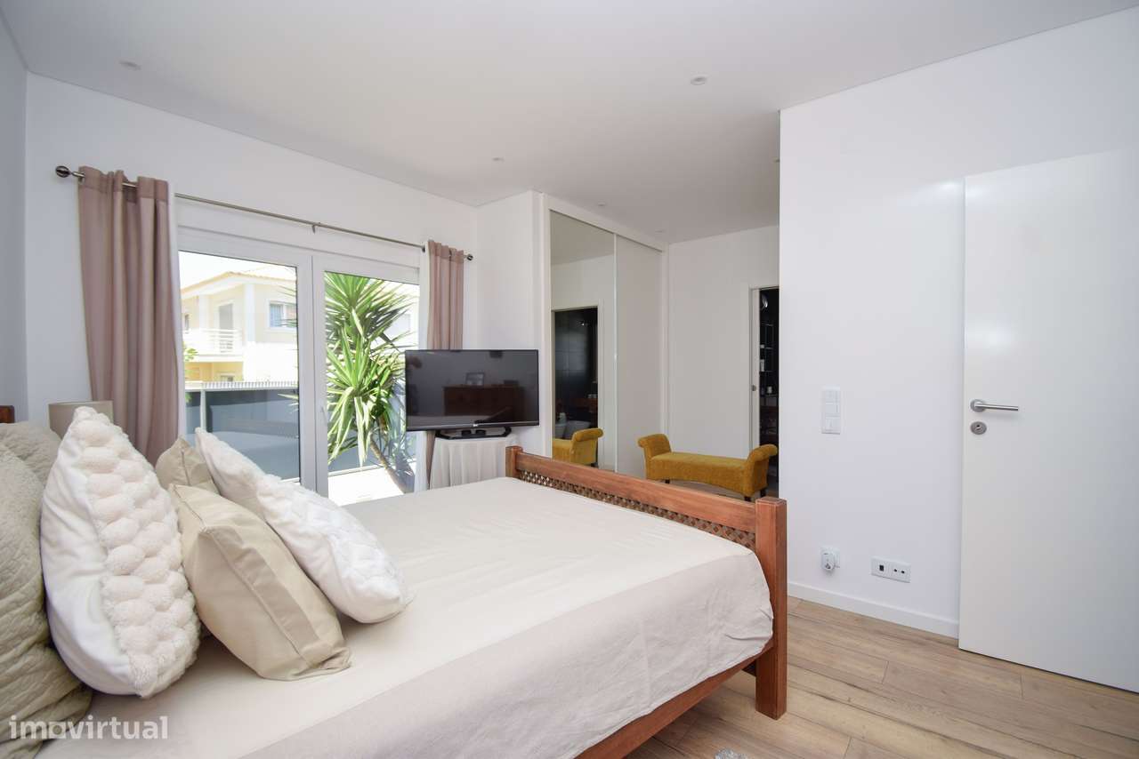 Moradia T4 com Piscina e Jardim em Alcabideche, Cascais-19