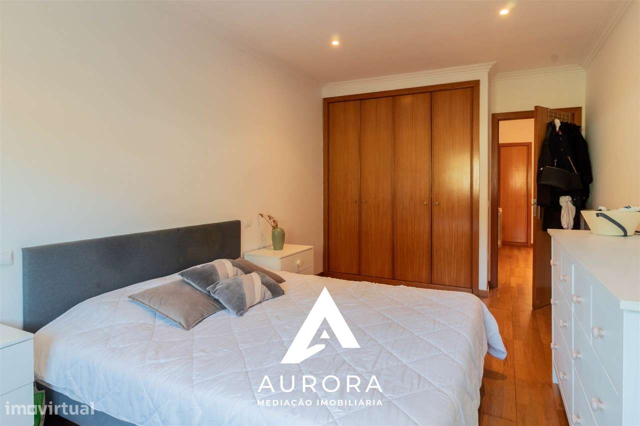 Moradia T3 em Lobão | Áreas amplas, terraço e garagem para três viatur-19