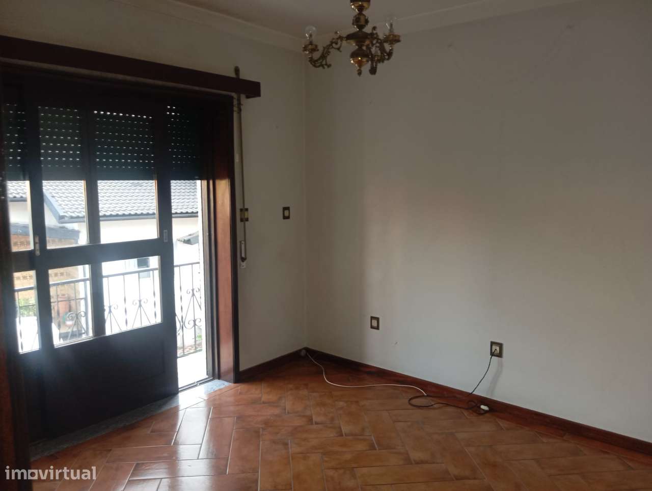 Moradia com jardim e garagem Lugar nobre cidade de Oliveira de Azeméis-11