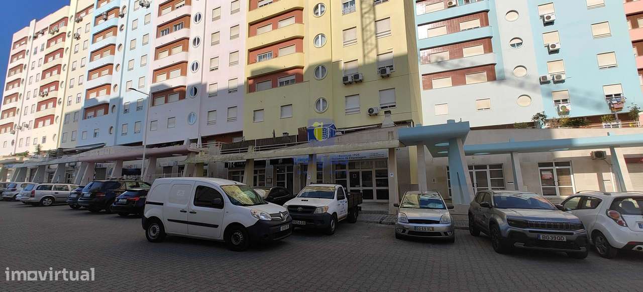 T3 Novo em Santa Marta do Pinhal com Parqueamento - Corroios-18