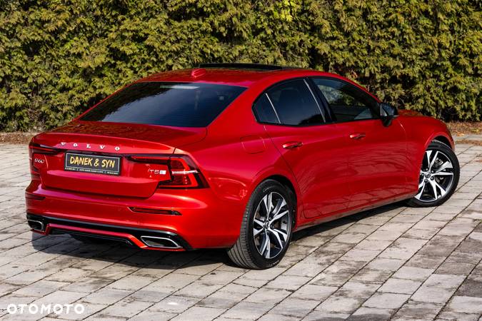 Volvo S60 T5 R-Design - 9