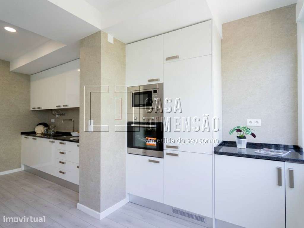 Apartamento T3 em Benfica, com Varandas, Totalmente Mobilado e Pron...-21