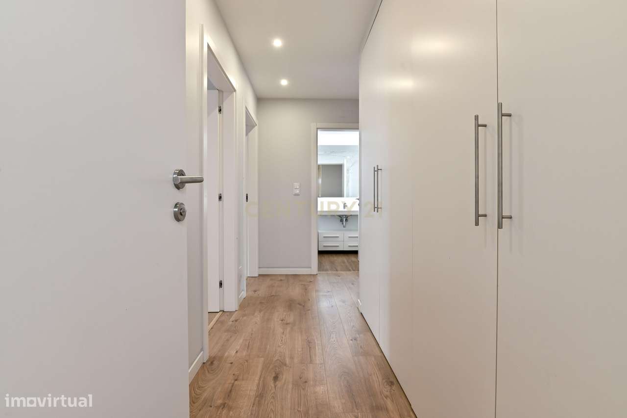 Apartamento T3 de Luxo com Box para 2 Carros — Quinta das Marianas, Pa-28