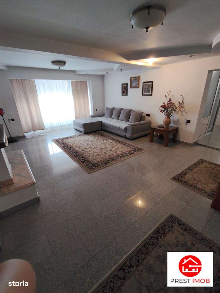 Apartament si spatiu comercial de vanzare-0