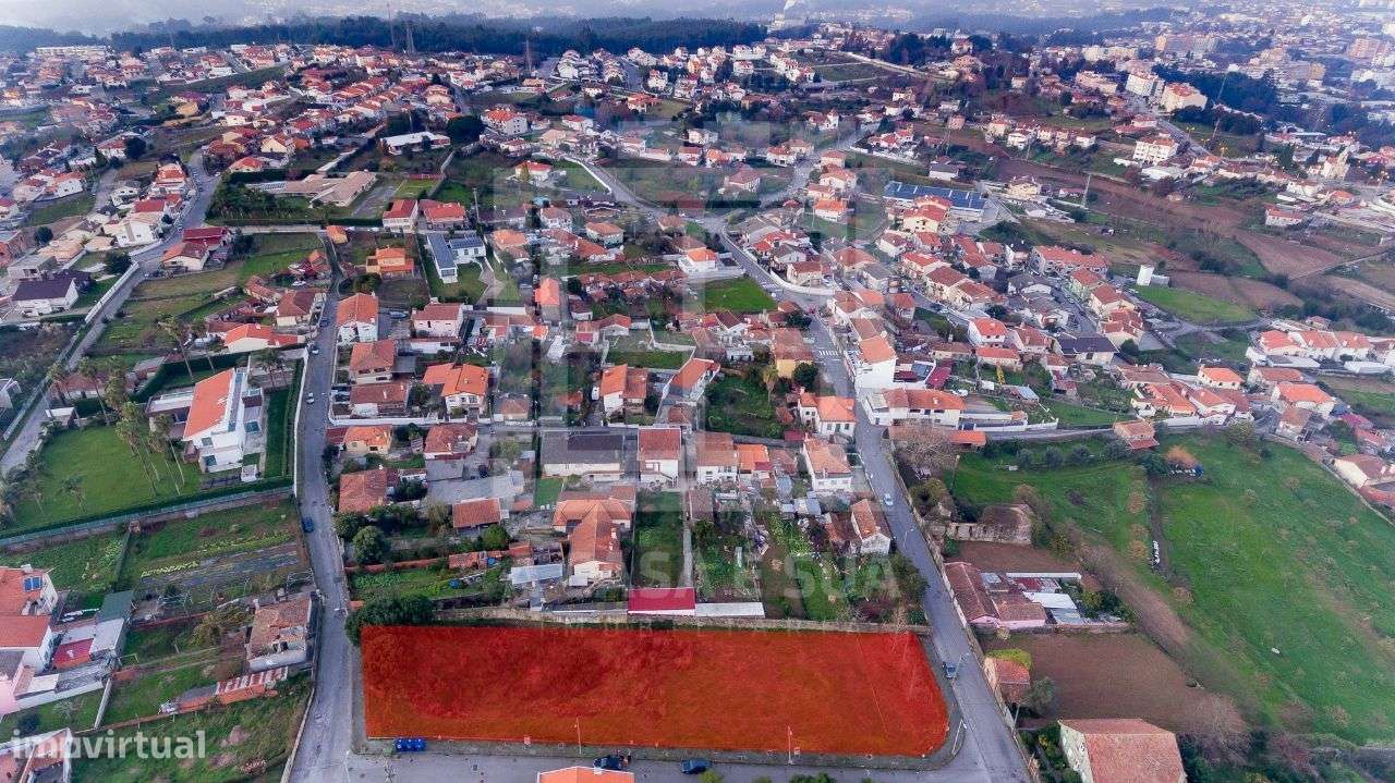 Loteamento para construção de 10 moradias em em zona urbanizada - Grande imagem: 1/6