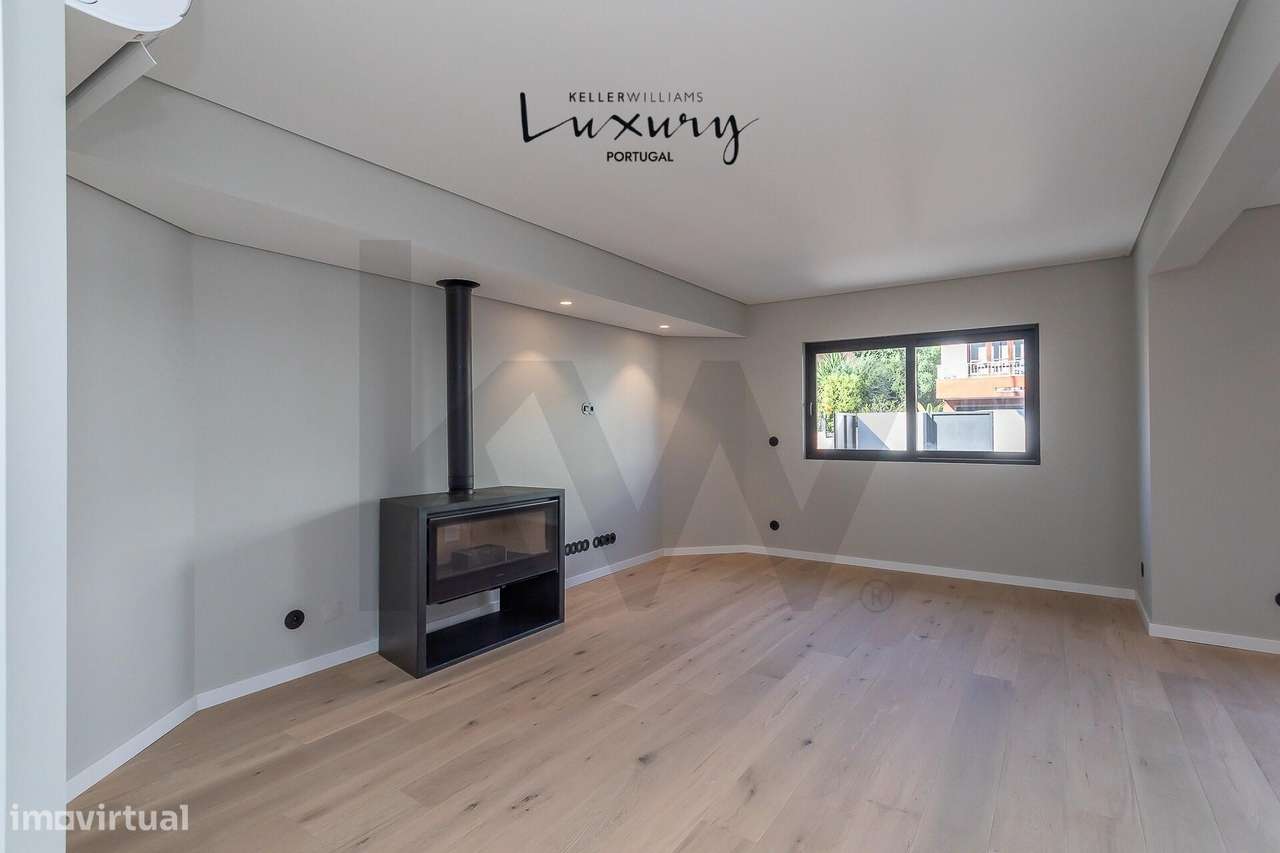 Moradia T3 - 3 Suites, Jardim, Piscina e Garagem totalmente remodelada - Grande imagem: 5/49