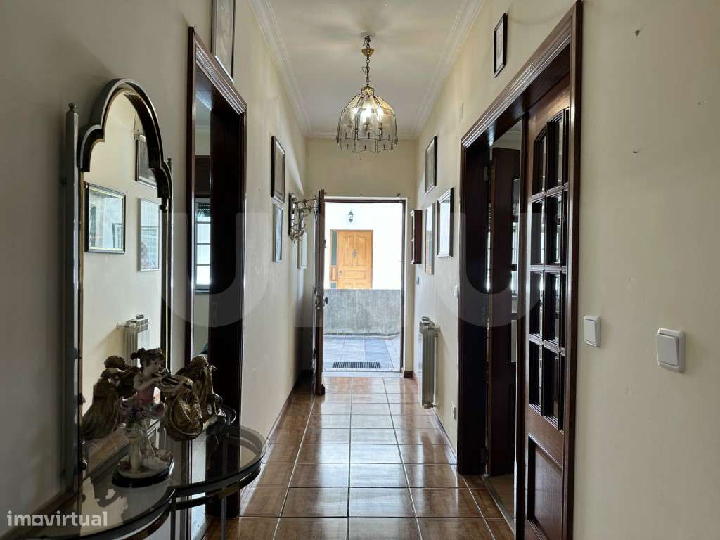 Venda Conjunta: Apartamento T2 com Garagem + Lote de Terreno (3050m...-2