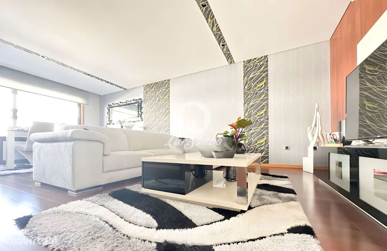 Apartamento T3 de Luxo com Suíte, Varanda e Garagem Box | Vila do C... - Grande imagem: 3/17