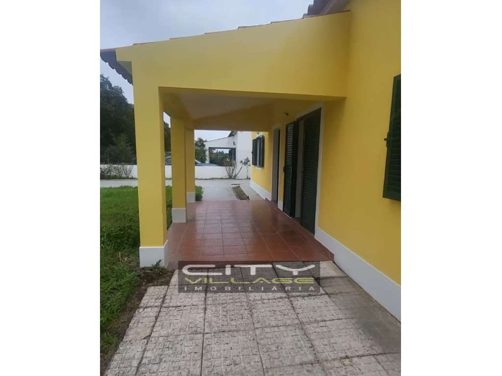 Moradia isolada T3 com piscina-16