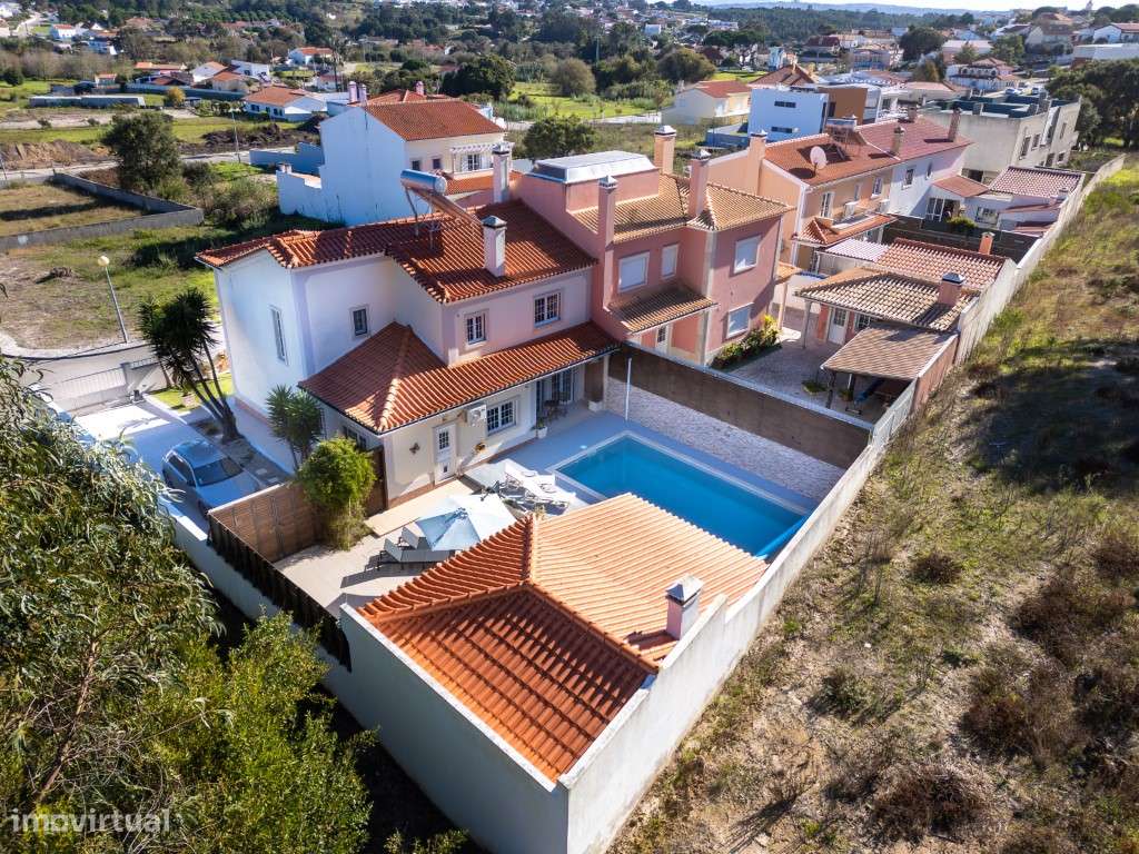 Moradia com Piscina, Jardim e Garagem no Nadadouro, Caldas da Rainha-34