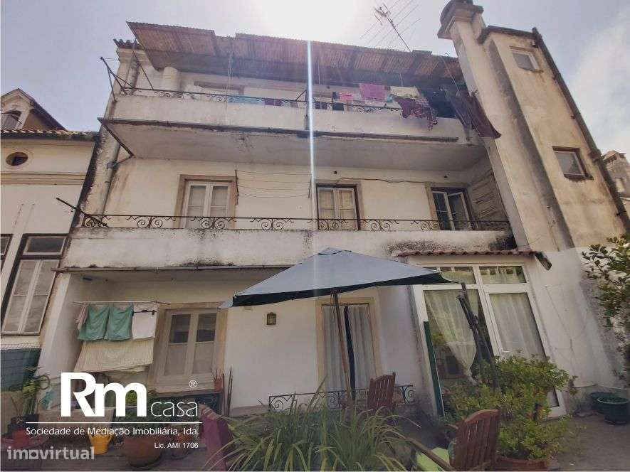 excelente prédio na Av. Emidio Navarro, junto ao Parque da Cidade-13