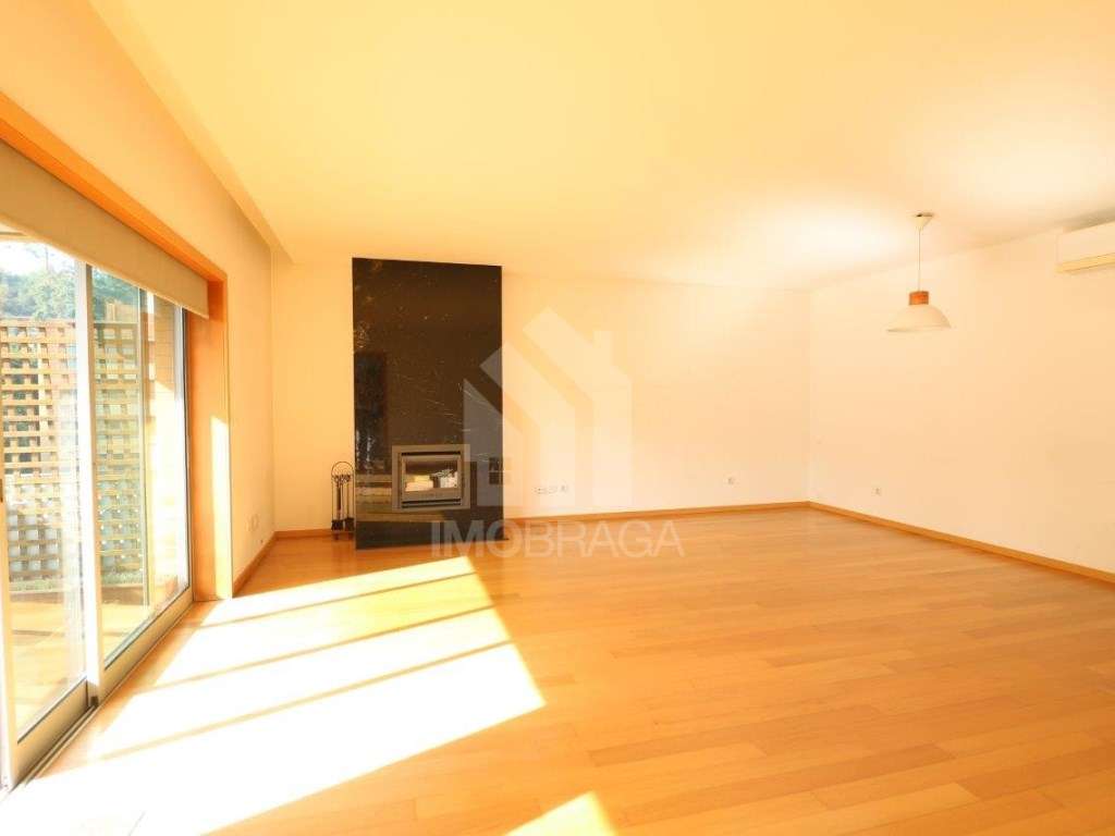 Venda Apartamento T3 em São Lázaro, Braga - Conforto, Espaço e Loca... - Grande imagem: 2/43