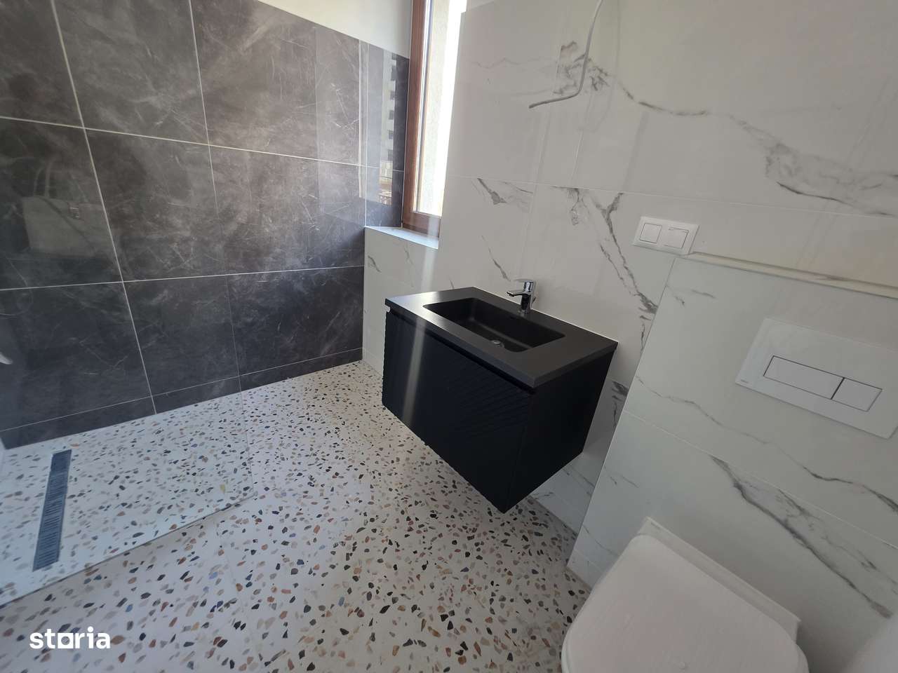 Vand apartament 2 camere cu gradina generoasa 190 mp zona Tractorul-9
