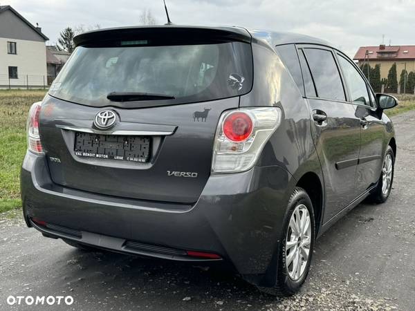 Toyota Verso 1.6 Premium - 26