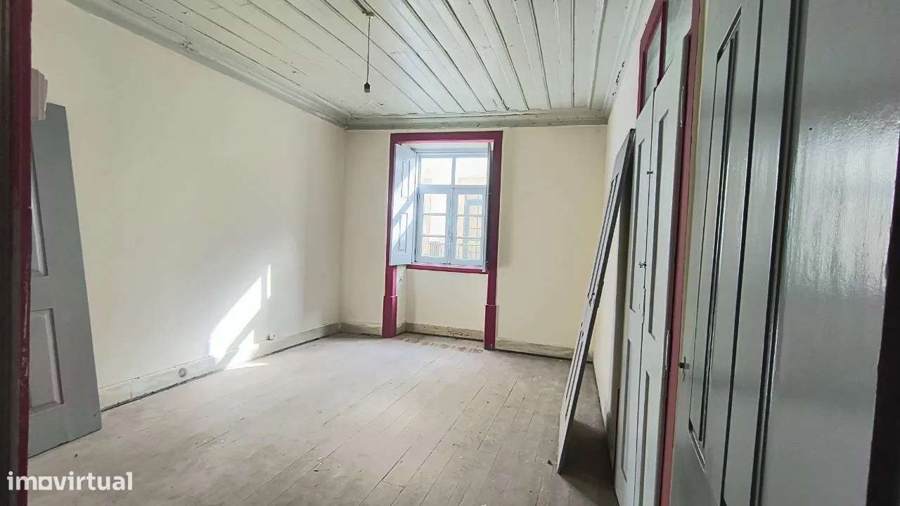 Prédio para Recuperar na Baixa de Coimbra-17