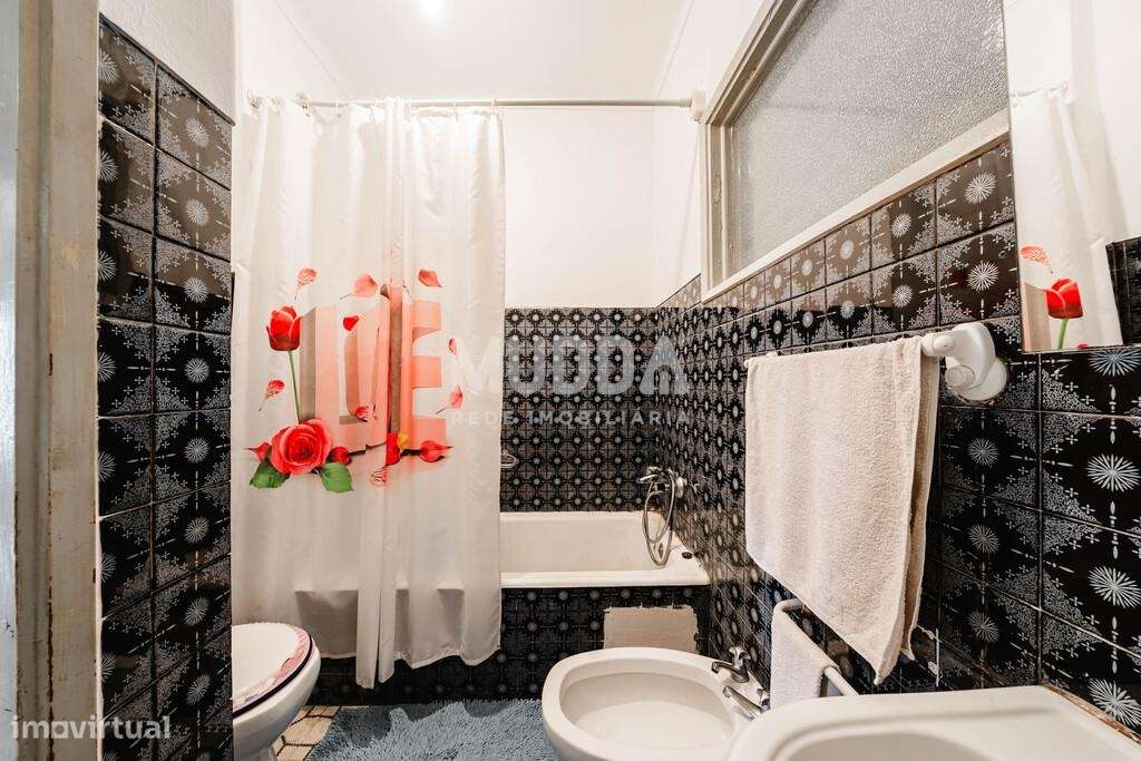 Excelente oportunidade no centro da Amadora: Apartamento T2 com locali-6