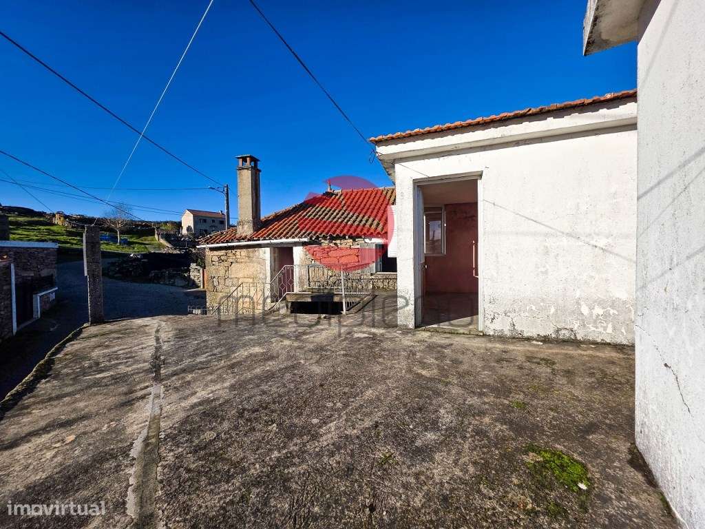 MORADIA T4 C/ GARAGEM-7