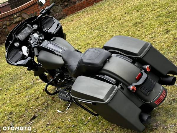 Harley-Davidson Touring Road Glide - 12