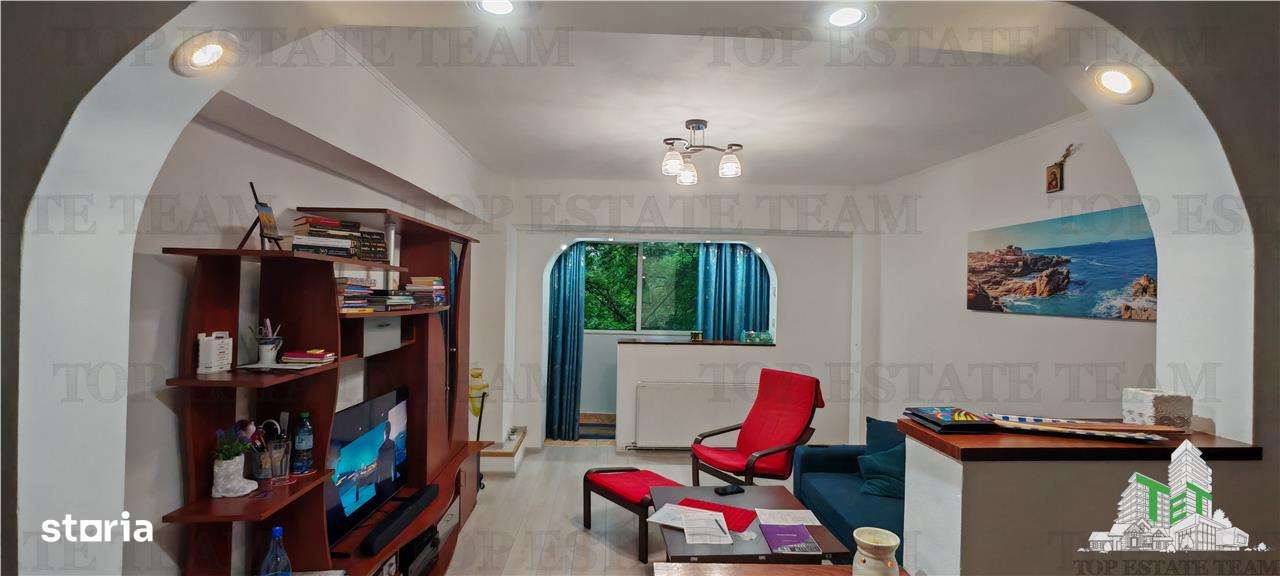 Apartament de 4 camere, cu centrala proprie, foarte spatios, in Milita