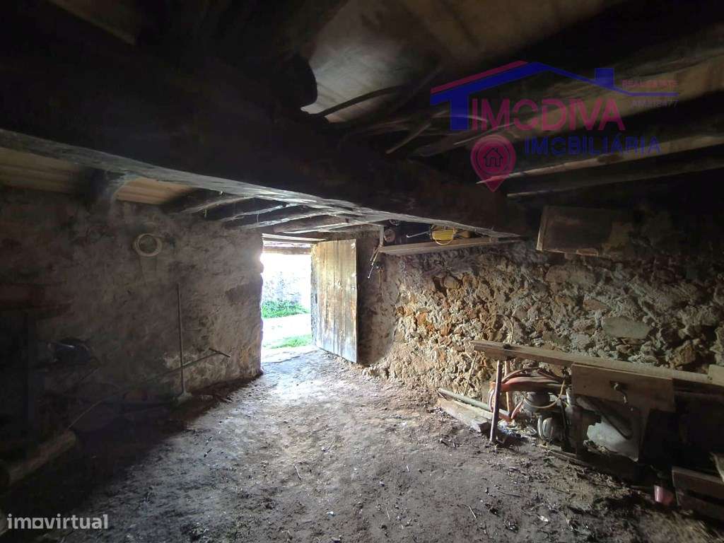 Casa de campo com terreno em Bairradas-12