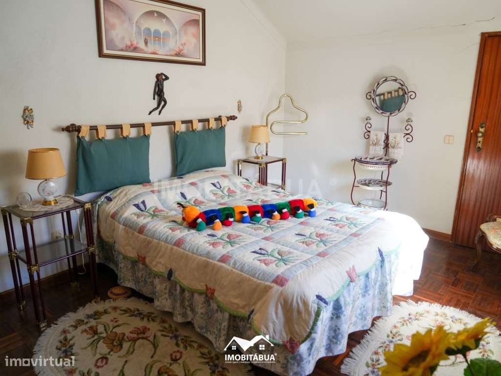 Moradia T5 com Piscina (Jacuzzi Integrado), Jardim e Churrasqueira-21