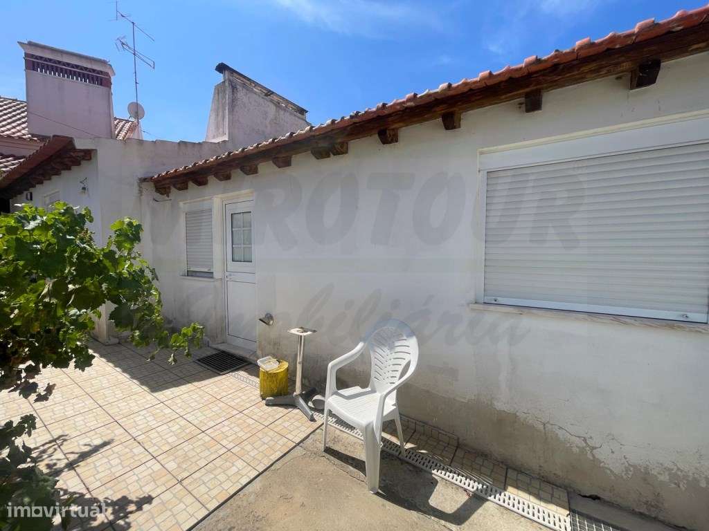 Moradia única na Abela - Espaço, Conforto e Tradição!-36