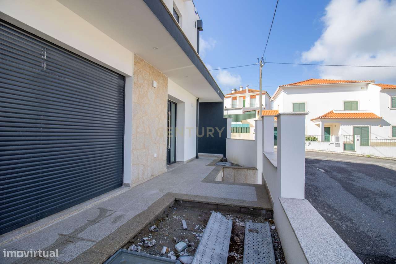 Moradia T3 Nova - Gaveto nas Villas do Olival – Arquitetura Moderna a - Grande imagem: 5/16